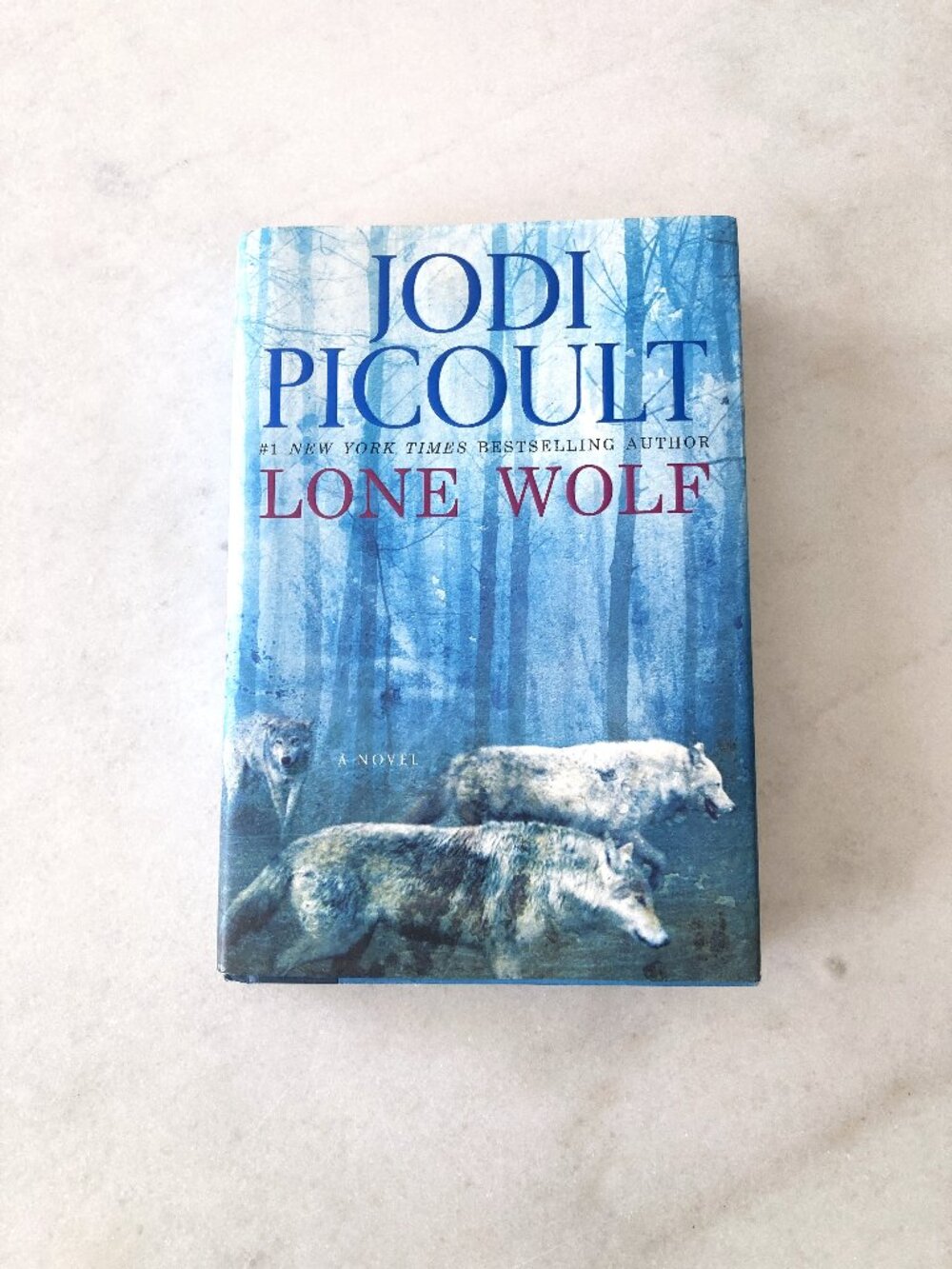 3/$20 - book - Lone Wolf, by Jodi Picoult - bestseller! Hardcover novel
